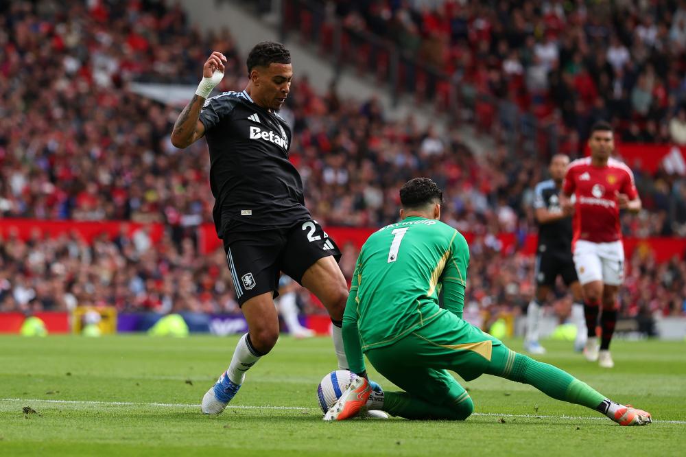 西媒：巴列卡诺球迷大巴在波兰遭50多人蒙面袭击，数人受伤